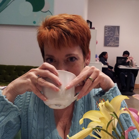 Meet your Posher, Suzanne - Picture 1 of 1